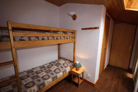 Rent in ski resort 3 room mezzanine apartment 8 people (20) - Résidence le Byblos - Les Saisies - Bunk beds