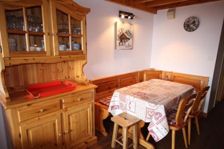 Rent in ski resort 3 room mezzanine apartment 8 people (20) - Résidence le Byblos - Les Saisies - Table