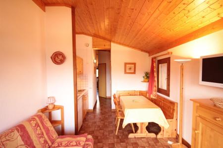 Rent in ski resort 2 room apartment sleeping corner 6 people (A18) - Résidence le Christiania A - Les Saisies - Table