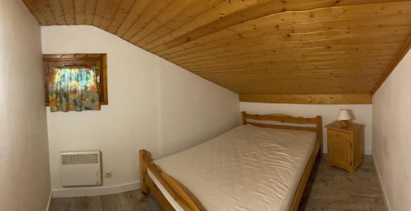 Skiverleih Wohnung 2 Mezzanine Zimmer 6 Leute (320) - Résidence le Village 3 - Les Saisies - Mansardenzimmer