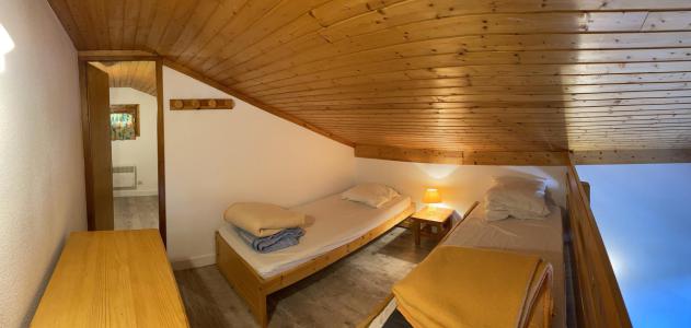 Skiverleih Wohnung 2 Mezzanine Zimmer 6 Leute (320) - Résidence le Village 3 - Les Saisies - Mansardenzimmer