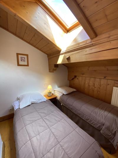 Alquiler al esquí Apartamento 4 piezas mezzanine para 7 personas (19) - Résidence le Village des Lapons C - Les Saisies - Habitación
