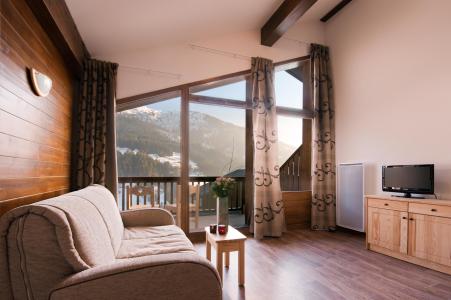 Alquiler al esquí Résidence les Chalets du Mont Blanc - Les Saisies - Puerta/ventana con salida al balcón