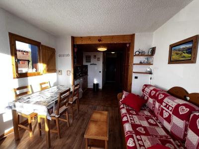 Ski verhuur Studio bergnis 4 personen (112) - Résidence Mont Blanc A - Les Saisies - Woonkamer