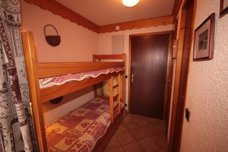 Rent in ski resort Studio sleeping corner 4 people (114) - Résidence Mont Blanc A - Les Saisies - Bunk beds