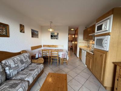 Wynajem na narty Apartament 2 pokojowy kabina 6 osób (220) - Résidence Mont Blanc B - Les Saisies - Pokój gościnny