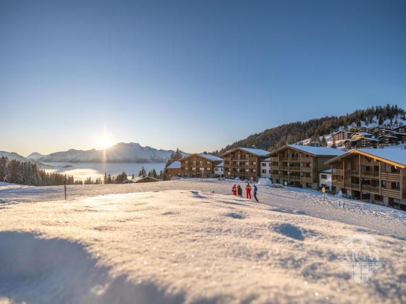 Rent in ski resort Résidence Hameau de l'Ours - Manigod l'Etale - Winter outside