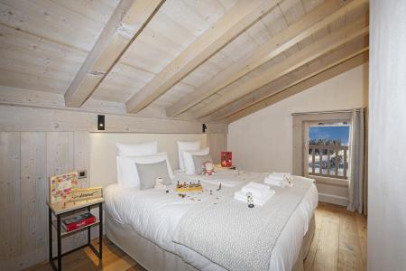 Rent in ski resort 3 room duplex apartment 6 people - Résidence Hameau de l'Ours - Manigod l'Etale - Bedroom under mansard