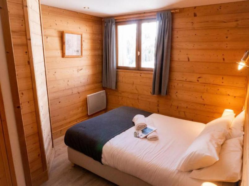 Rent in ski resort Chalet  l'Arclusaz - Méribel-Mottaret - Bedroom