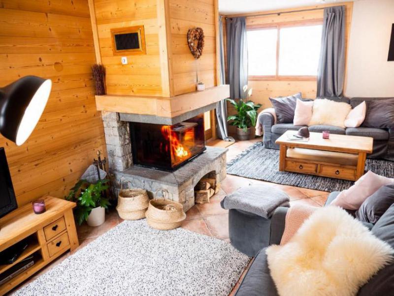 Rent in ski resort Chalet  l'Arclusaz - Méribel-Mottaret - Living room