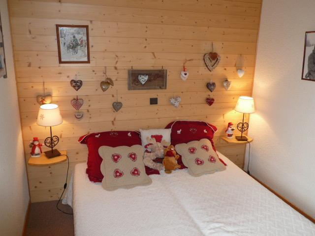 Rent in ski resort 2 room apartment 4 people (2) - La Résidence Candide - Méribel-Mottaret - Bedroom