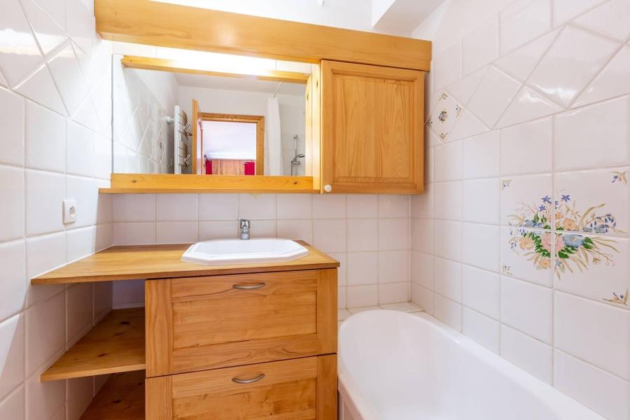 Wynajem na narty Apartament 4 pokojowy kabina 8 osób (002) - Résidence Alpages D - Méribel-Mottaret - Wanną