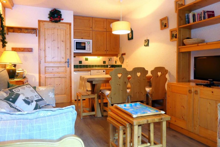 Rent in ski resort 2 room apartment sleeping corner 6 people (C05) - Résidence Alpinéa - Méribel-Mottaret - Living room