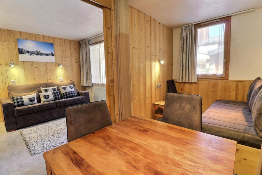 Rent in ski resort Divisible studio 4 people (E15) - Résidence Boulevard - Méribel-Mottaret - Living room