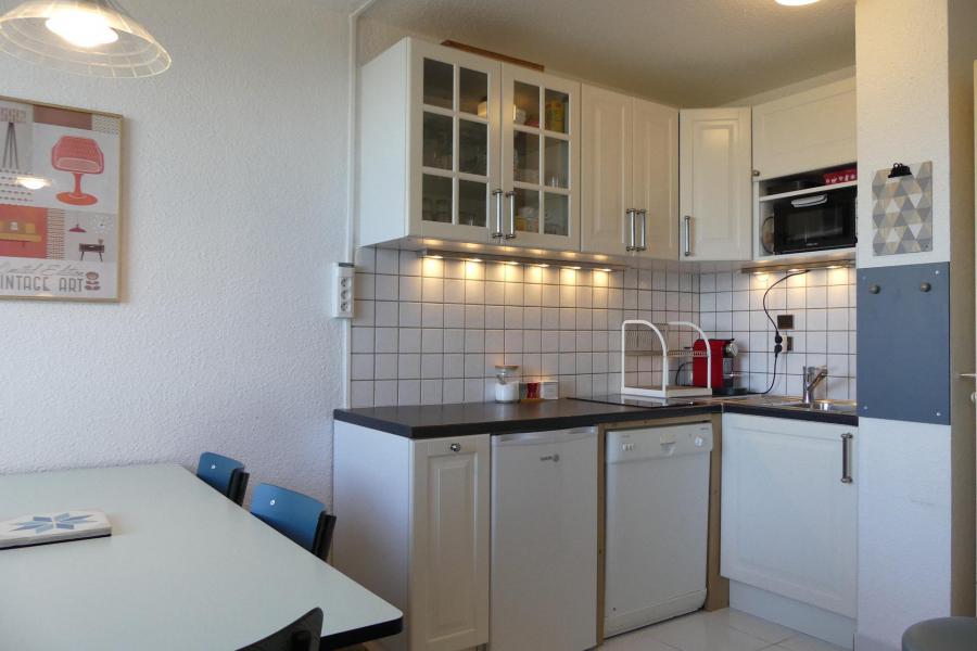 Alquiler al esquí Apartamento 2 piezas para 5 personas (30) - Résidence Creux de l'Ours Rouge - Méribel-Mottaret - Kitchenette