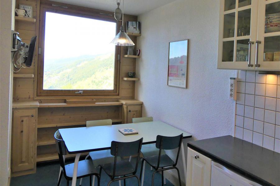 Ski verhuur Appartement 2 kamers 5 personen (30) - Résidence Creux de l'Ours Rouge - Méribel-Mottaret - Woonkamer