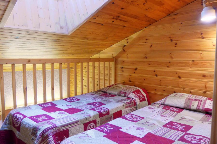 Ski verhuur Appartement duplex 3 kamers 6 personen (A49) - Résidence Creux de l'Ours Rouge - Méribel-Mottaret - Cabine