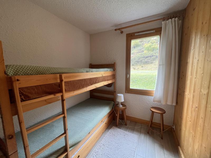 Rent in ski resort 2 room apartment 5 people (002) - Résidence Gébroulaz - Méribel-Mottaret - Apartment