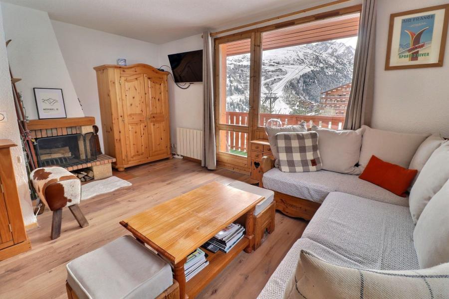 Ski verhuur Appartement 3 kamers 7 personen (018) - Résidence Gentianes - Méribel-Mottaret - Woonkamer