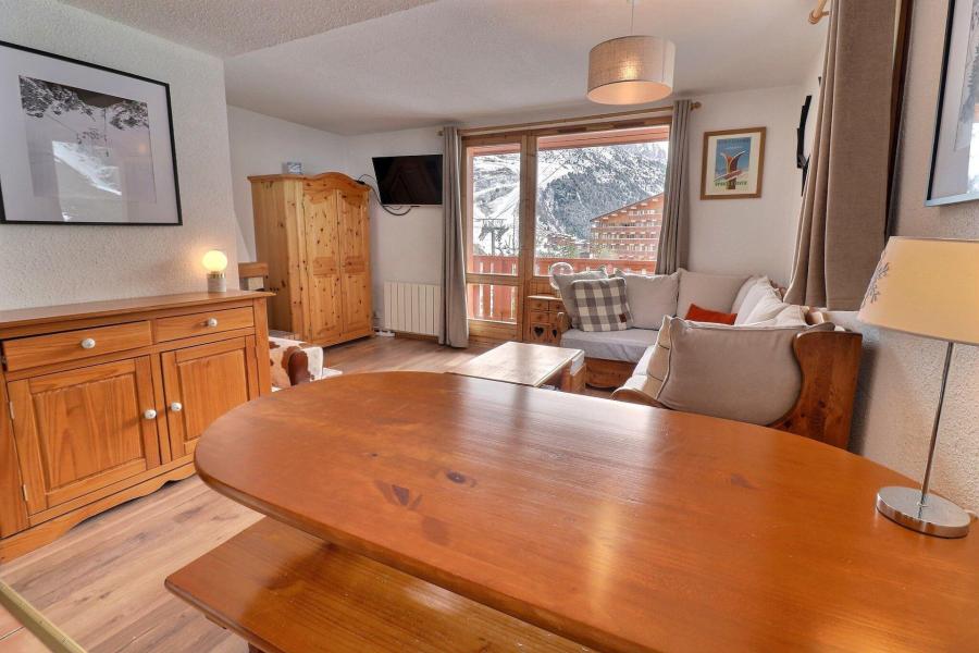 Ski verhuur Appartement 3 kamers 7 personen (018) - Résidence Gentianes - Méribel-Mottaret - Woonkamer