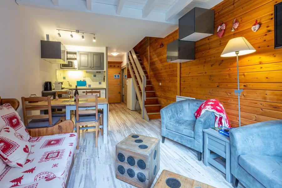 Ski verhuur Appartement duplex 3 kamers 6 personen (E01) - Résidence l'Alpinéa - Méribel-Mottaret - Woonkamer