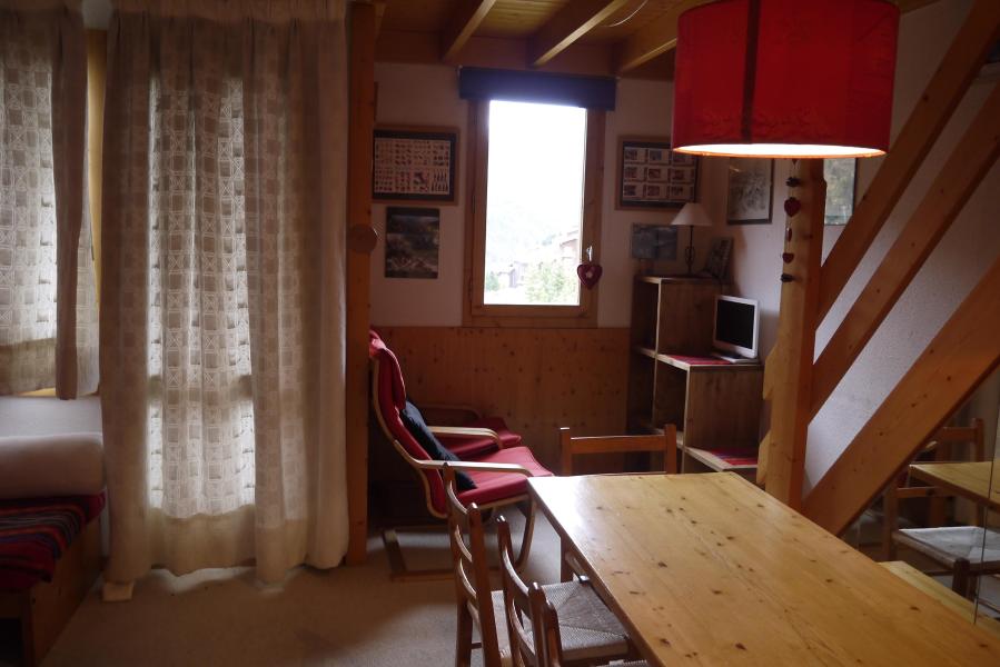 Ski verhuur Appartement 3 kamers mezzanine 8 personen (12) - Résidence l'Arc en Ciel - Méribel-Mottaret - Woonkamer