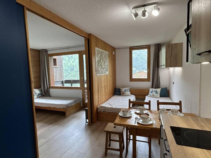 Ski verhuur Studio 4 personen (L10) - Résidence l'Arc en Ciel - Méribel-Mottaret - Woonkamer