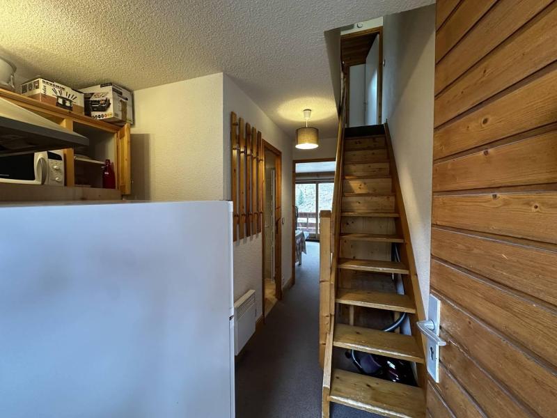 Alquiler al esquí Apartamento dúplex 3 piezas 8 personas (1019) - Résidence l'Olympie I - Méribel-Mottaret - Escalera