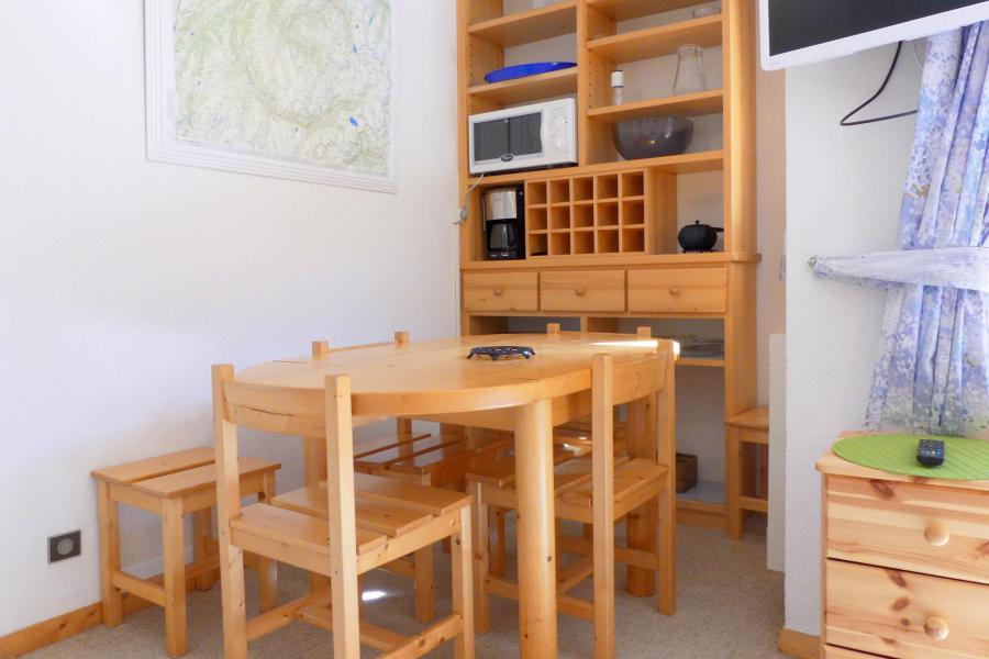 Ski verhuur Appartement 3 kabine kamers 6 personen (36) - Résidence Plattières - Méribel-Mottaret - Woonkamer