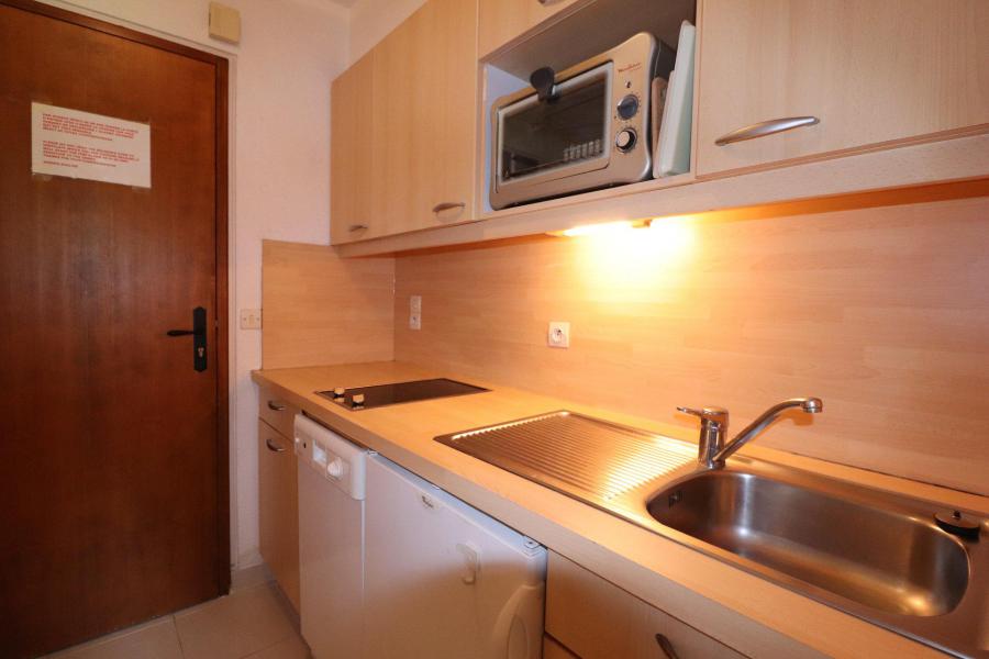 Rent in ski resort Studio 4 people (701) - Résidence Plein Soleil - Méribel-Mottaret - Kitchenette