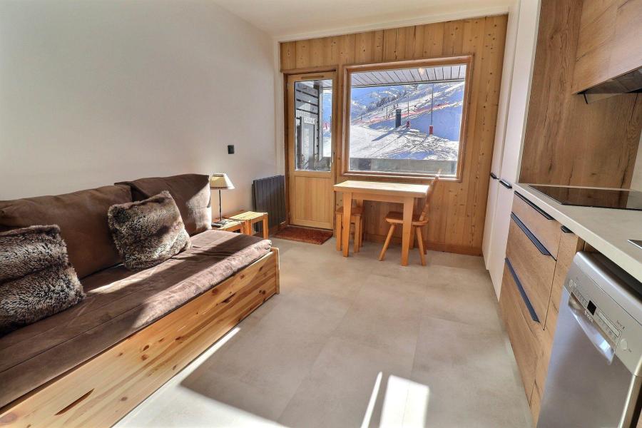Rent in ski resort Studio 2 people (025) - Résidence Roc de Tougne - Méribel-Mottaret
