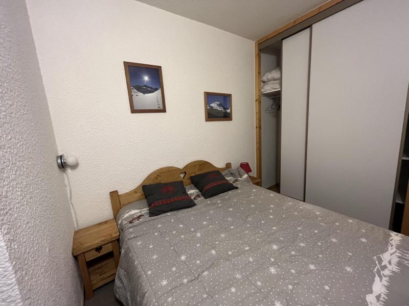 Skiverleih 3-Zimmer-Holzhütte für 6 Personen (008) - Résidence Sérac - Méribel-Mottaret - Schlafzimmer