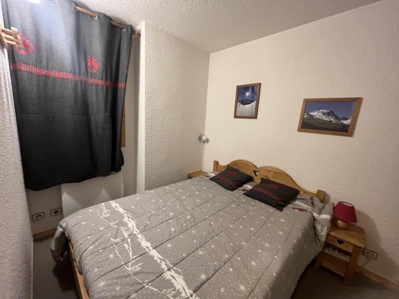 Skiverleih 3-Zimmer-Holzhütte für 6 Personen (008) - Résidence Sérac - Méribel-Mottaret - Schlafzimmer