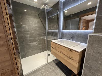 Rent in ski resort 4 room apartment 6 people (8) - Les Chalets de Tueda - Méribel-Mottaret - Shower room