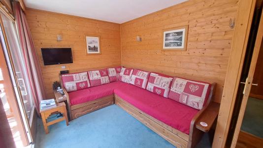 Rent in ski resort Studio cabin 4 people (204) - Les Sentiers de Tuéda - Méribel-Mottaret - Living room