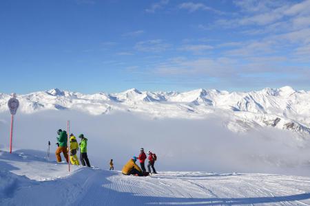 Rent in ski resort Résidence Alpages du Mottaret B - Méribel-Mottaret - Winter outside