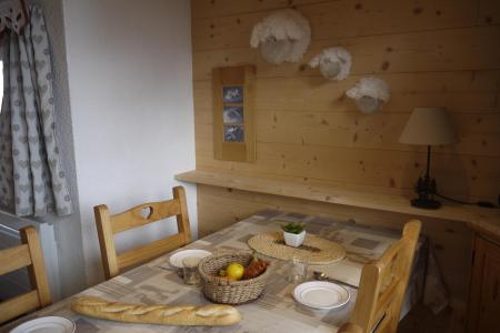 Ski verhuur Appartement 2 kamers 5 personen (080) - Résidence Arpasson - Méribel-Mottaret - Woonkamer