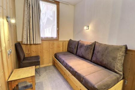 Rent in ski resort Divisible studio 4 people (E15) - Résidence Boulevard - Méribel-Mottaret - Living room