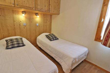 Rent in ski resort 2 room apartment 4 people (A19) - Résidence Creux de l'Ours Rouge - Méribel-Mottaret - Bedroom