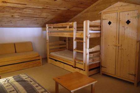 Rent in ski resort 2 room mezzanine apartment 6 people (151) - Résidence le Creux de l'Ours D - Méribel-Mottaret