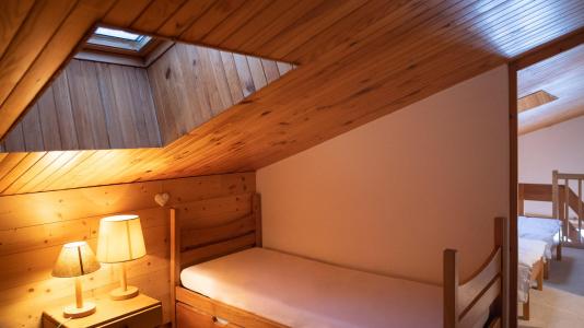 Rent in ski resort 3 room mezzanine apartment 7 people (029) - Résidence Nantchu - Méribel-Mottaret