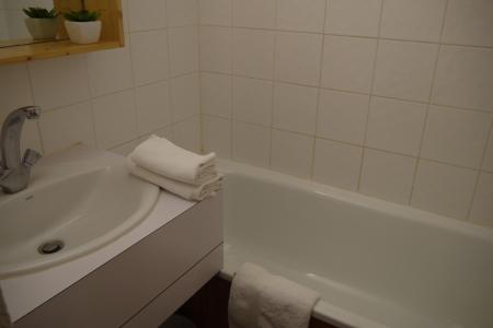 Location au ski Appartement 2 pièces 5 personnes (021) - Résidence Nantchu - Méribel-Mottaret - Salle de bain