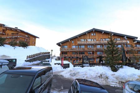 Rent in ski resort Studio 2 people (008) - Résidence Roc de Tougne - Méribel-Mottaret - Winter outside