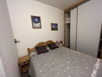 Skiverleih 3-Zimmer-Holzhütte für 6 Personen (008) - Résidence Sérac - Méribel-Mottaret - Schlafzimmer