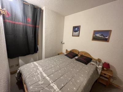 Skiverleih 3-Zimmer-Holzhütte für 6 Personen (008) - Résidence Sérac - Méribel-Mottaret - Schlafzimmer