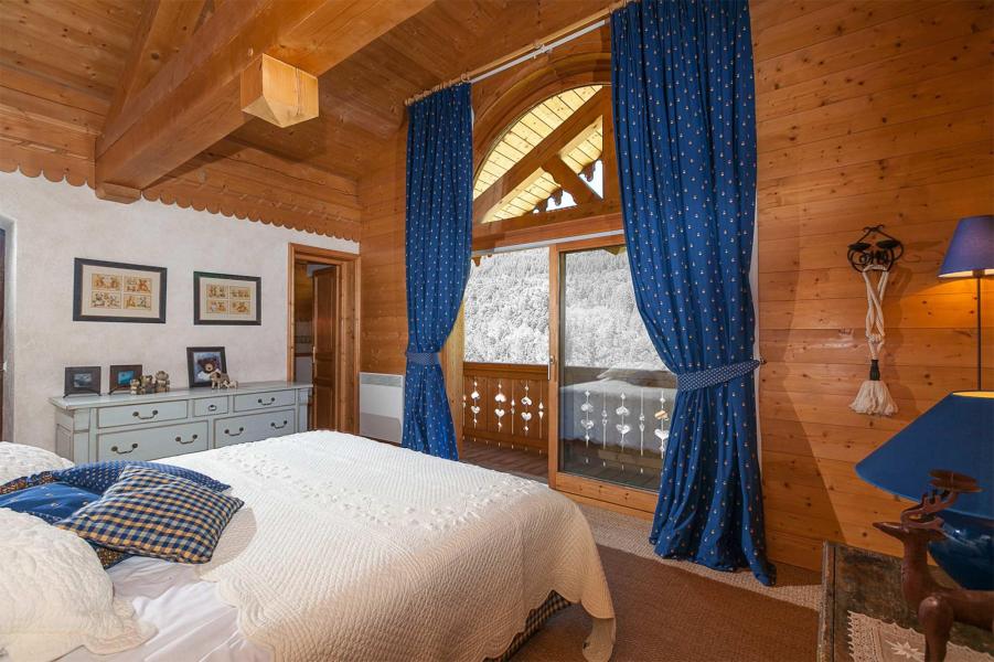 Rent in ski resort Chalet Altair - Méribel - Bedroom