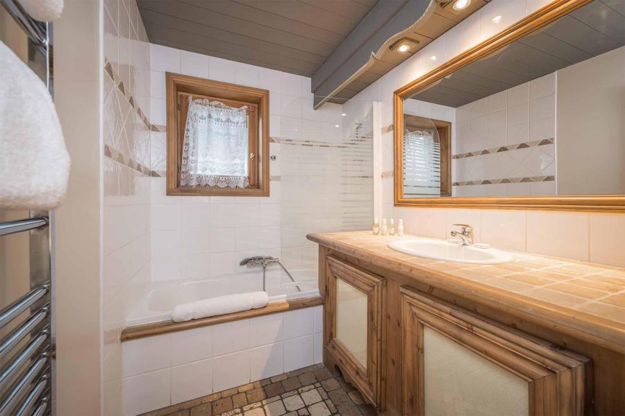 Rent in ski resort Chalet Brioche - Méribel - Bathroom