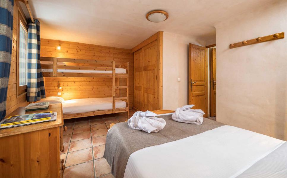 Rent in ski resort Chalet Castors - Méribel - Bedroom