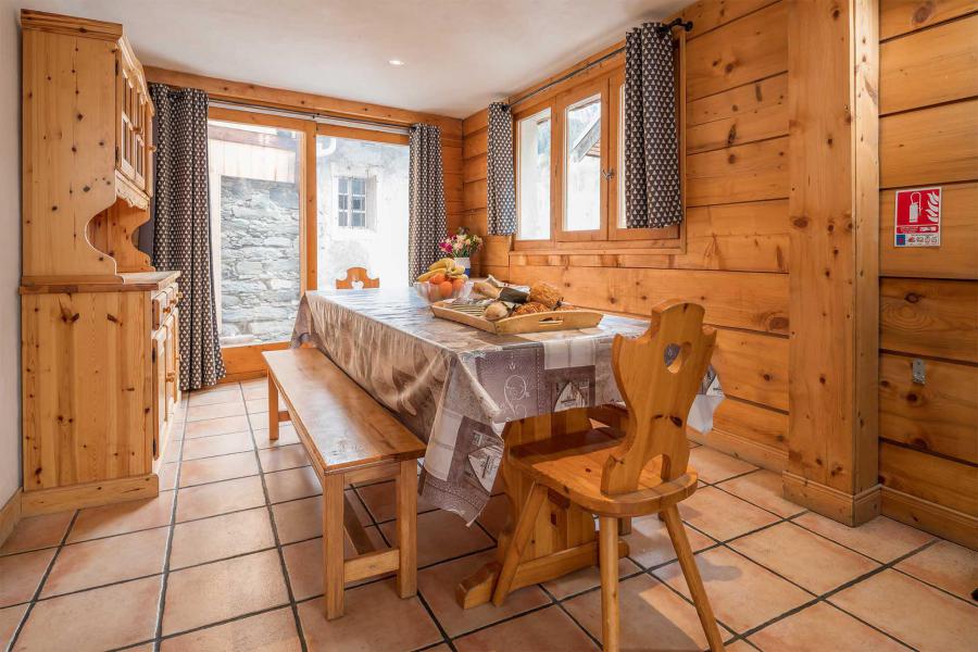 Rent in ski resort Chalet Castors - Méribel - Dining area