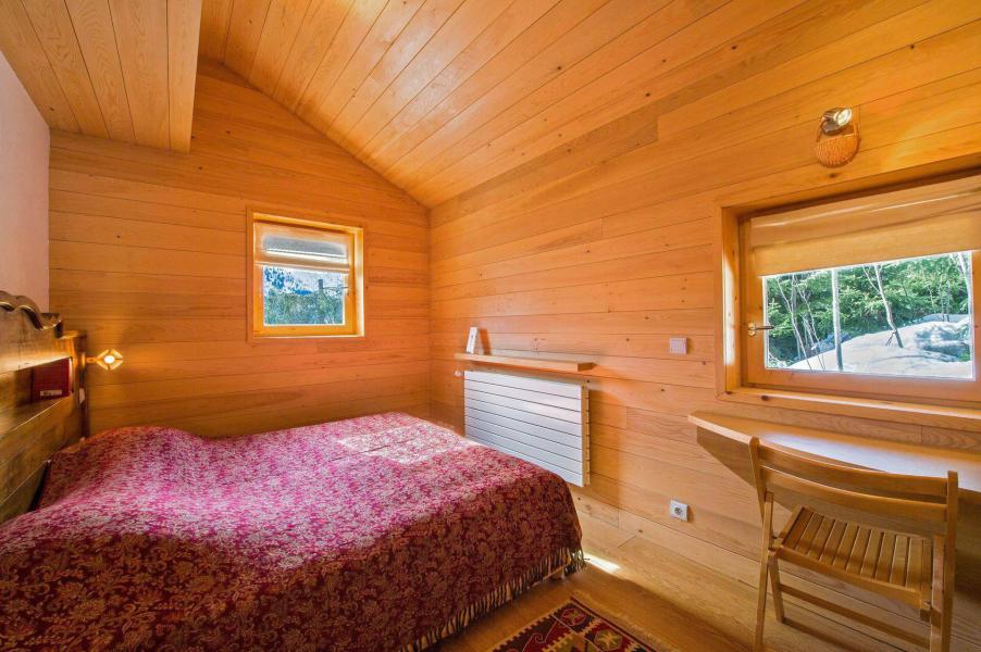 Rent in ski resort 7 room triplex chalet 12 people - Chalet Éric - Méribel - Bedroom